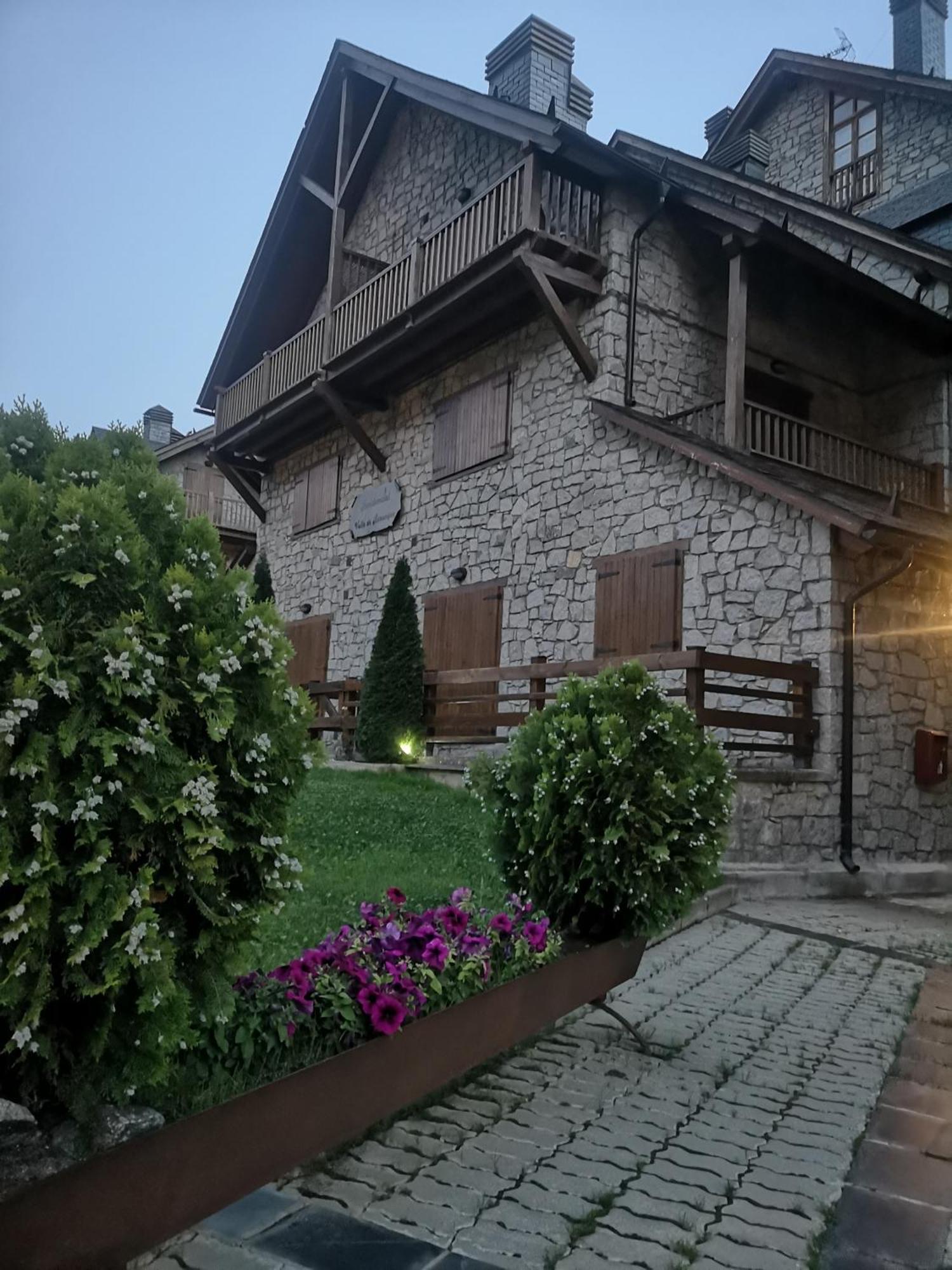 Residencial Valle De 贝纳斯克 外观 照片